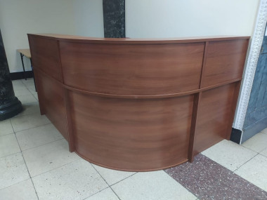 Стойка ресепшн Эдем 1600х1600х1170 ОРЕХ — Аэлита