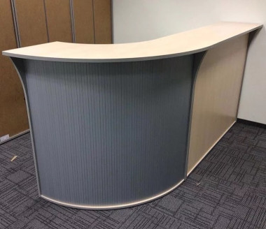 Стойка ресепшн Рива 1890/2590х950х1150  с роллетой — Аэлита